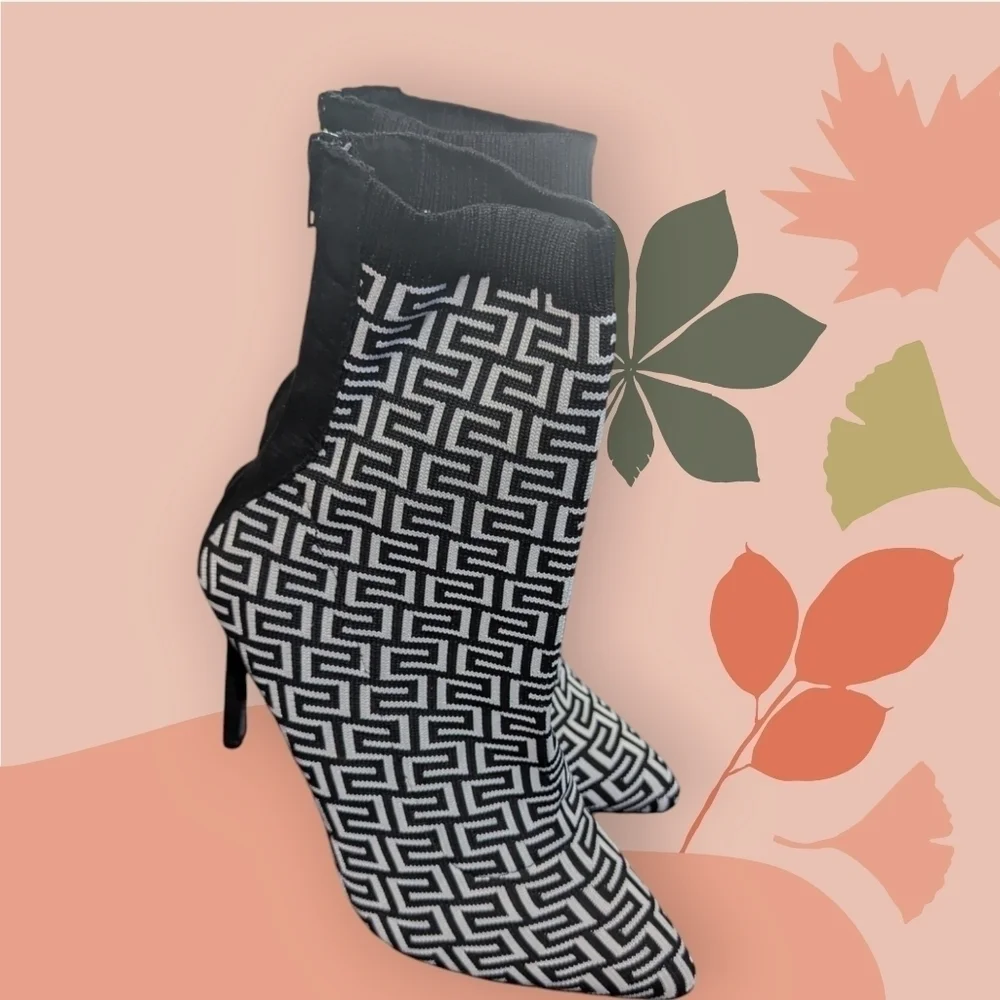 EUC Anne Michelle Geometric Sock Booties Size 7 1/2